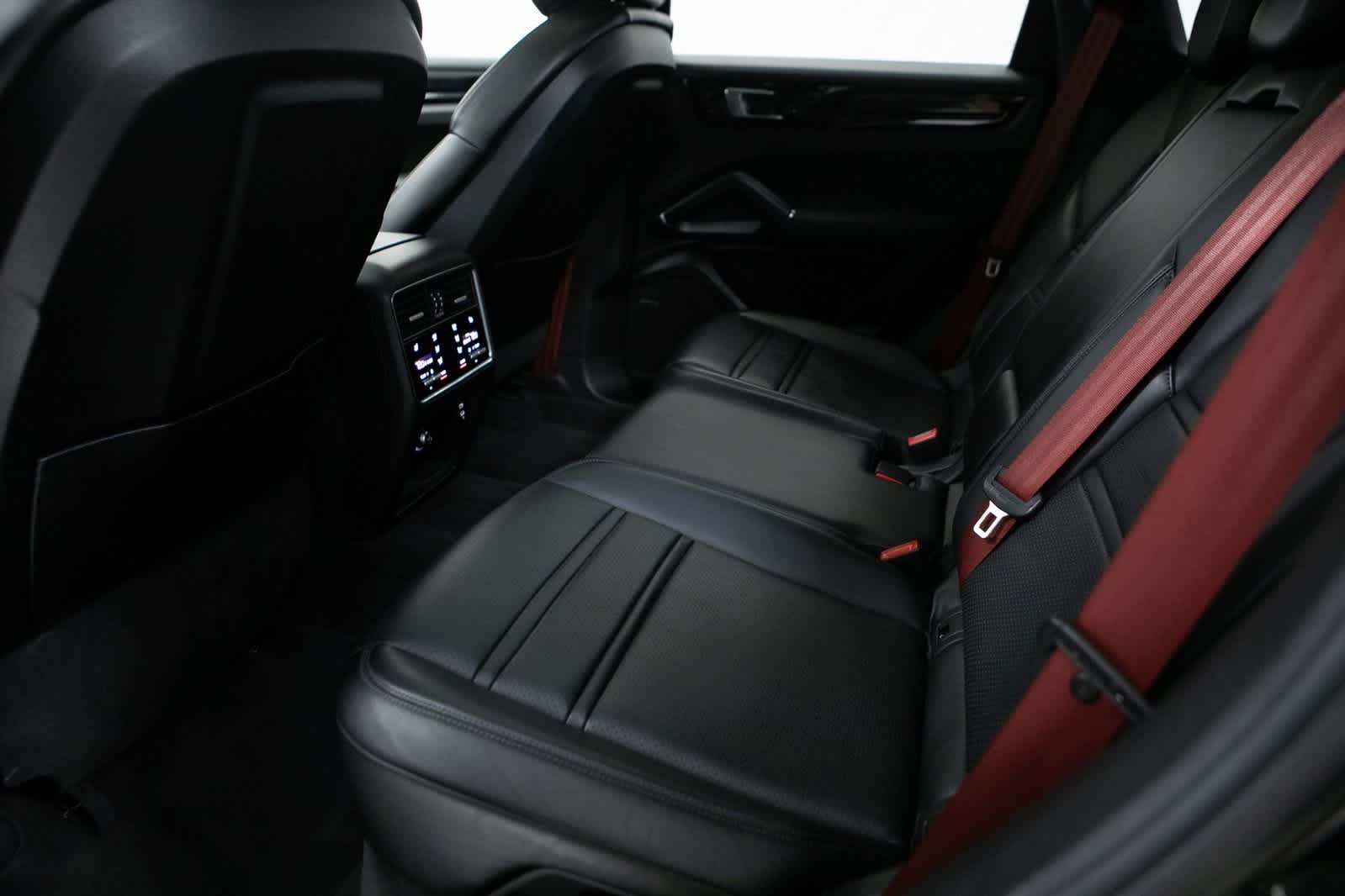 Thumbnail: 2023 Porsche Cayenne - 26