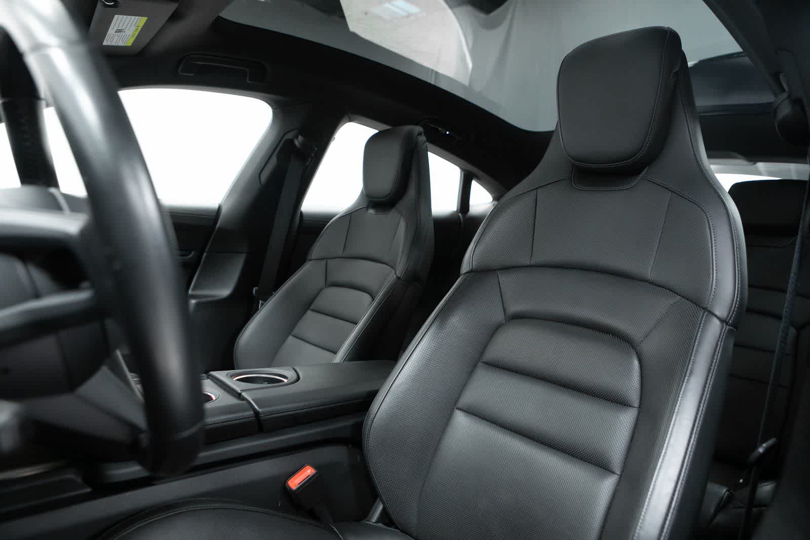 Thumbnail: 2022 Porsche Taycan - 5