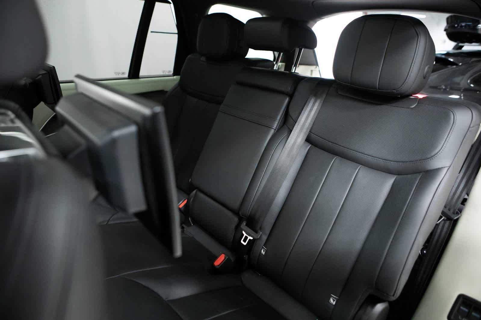 Thumbnail: 2023 Land Rover Range Rover - 26