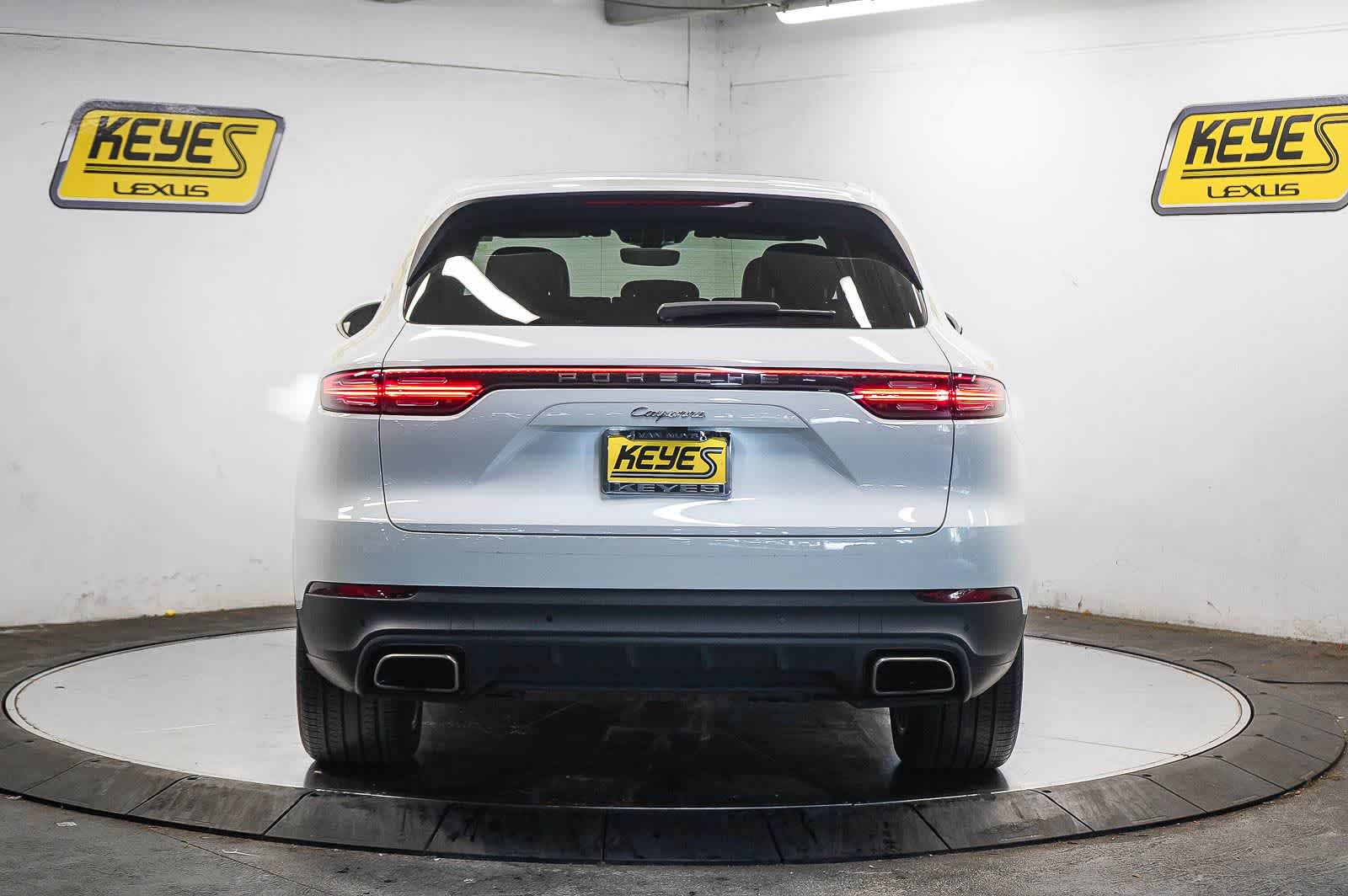 Thumbnail: 2022 Porsche Cayenne - 3