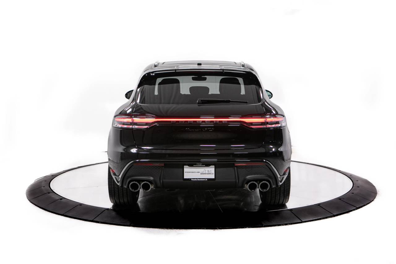 Thumbnail: 2026 Porsche Macan - 6