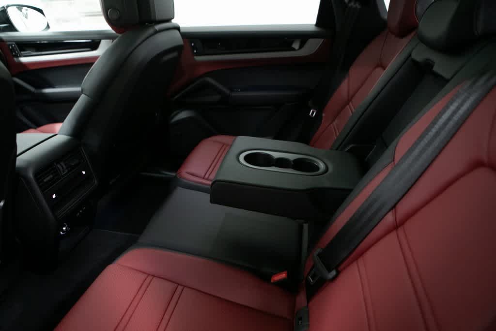 Thumbnail: 2025 Porsche Cayenne - 33