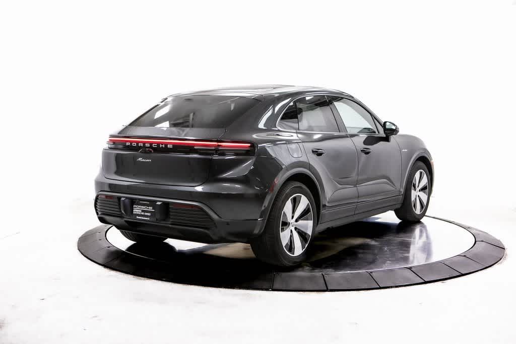 Thumbnail: 2025 Porsche Macan - 7