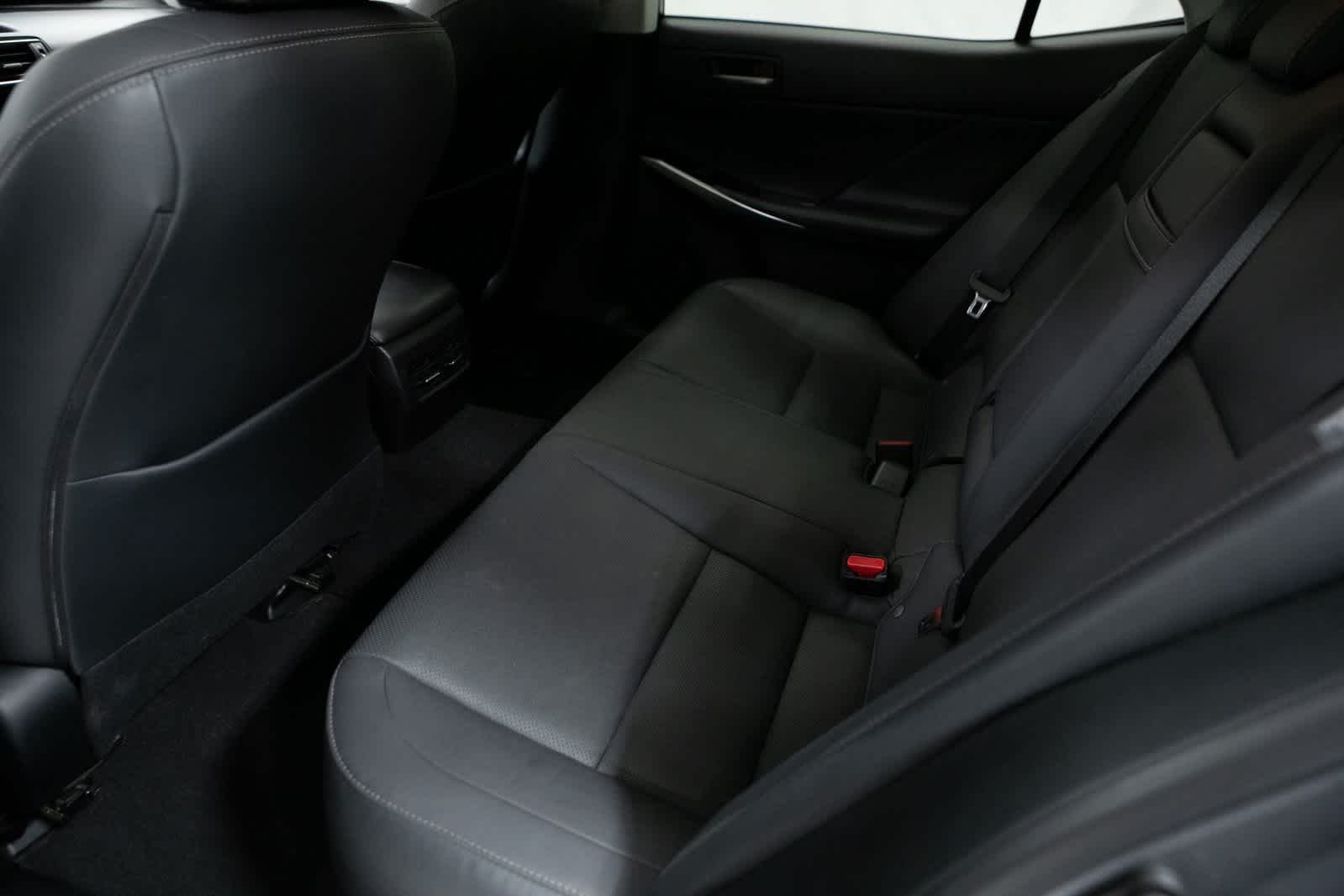 Thumbnail: 2019 Lexus IS - 24