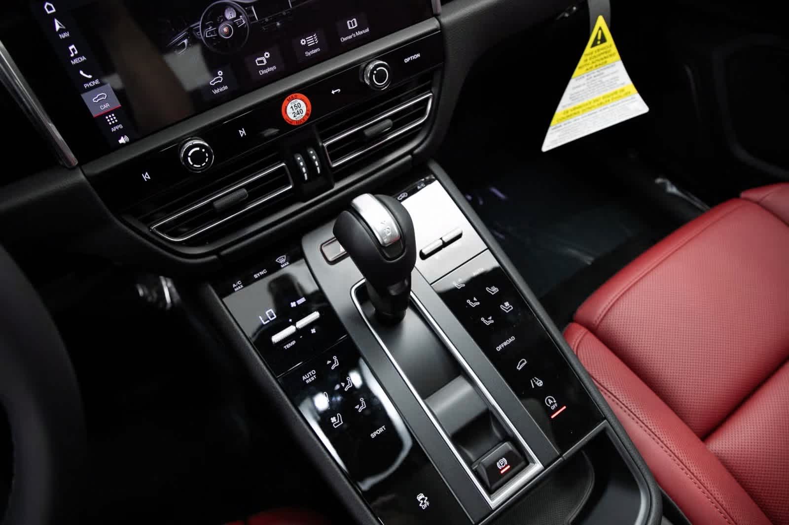 Thumbnail: 2025 Porsche Macan - 20