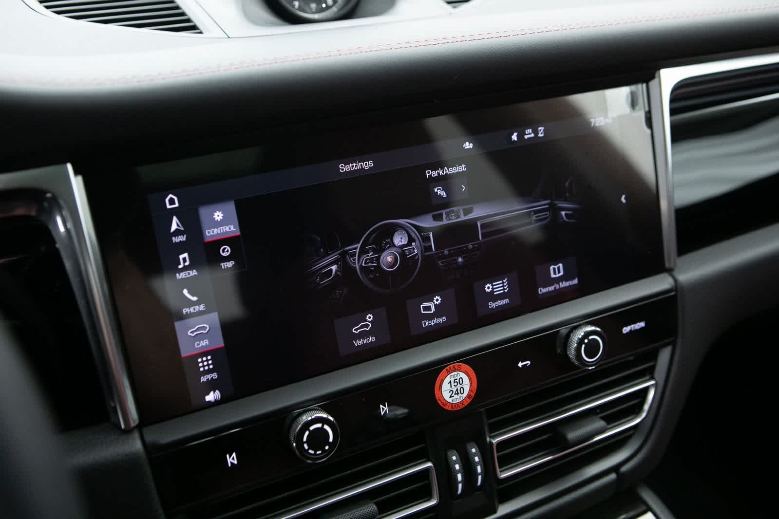 Thumbnail: 2025 Porsche Macan - 15