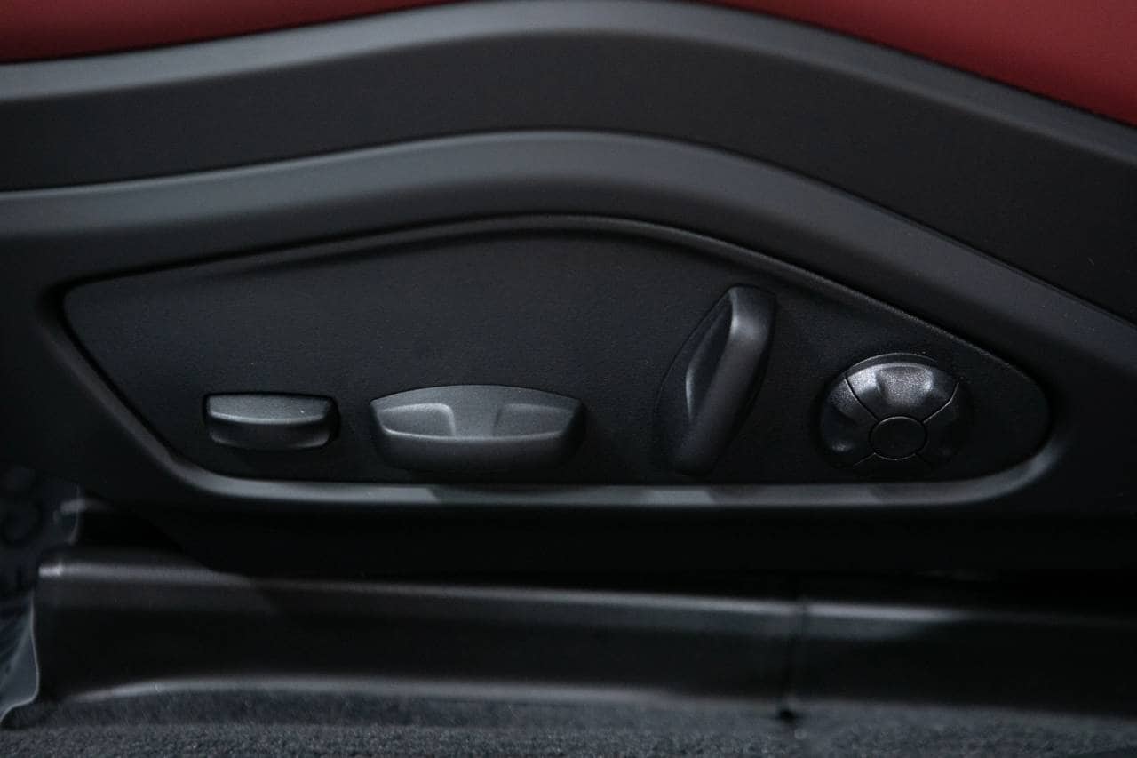 Thumbnail: 2026 Porsche Panamera - 24