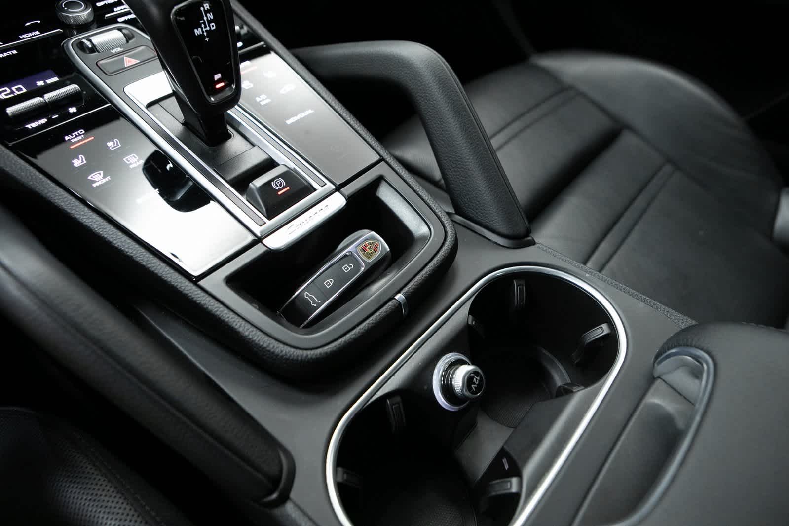 Thumbnail: 2023 Porsche Cayenne - 23