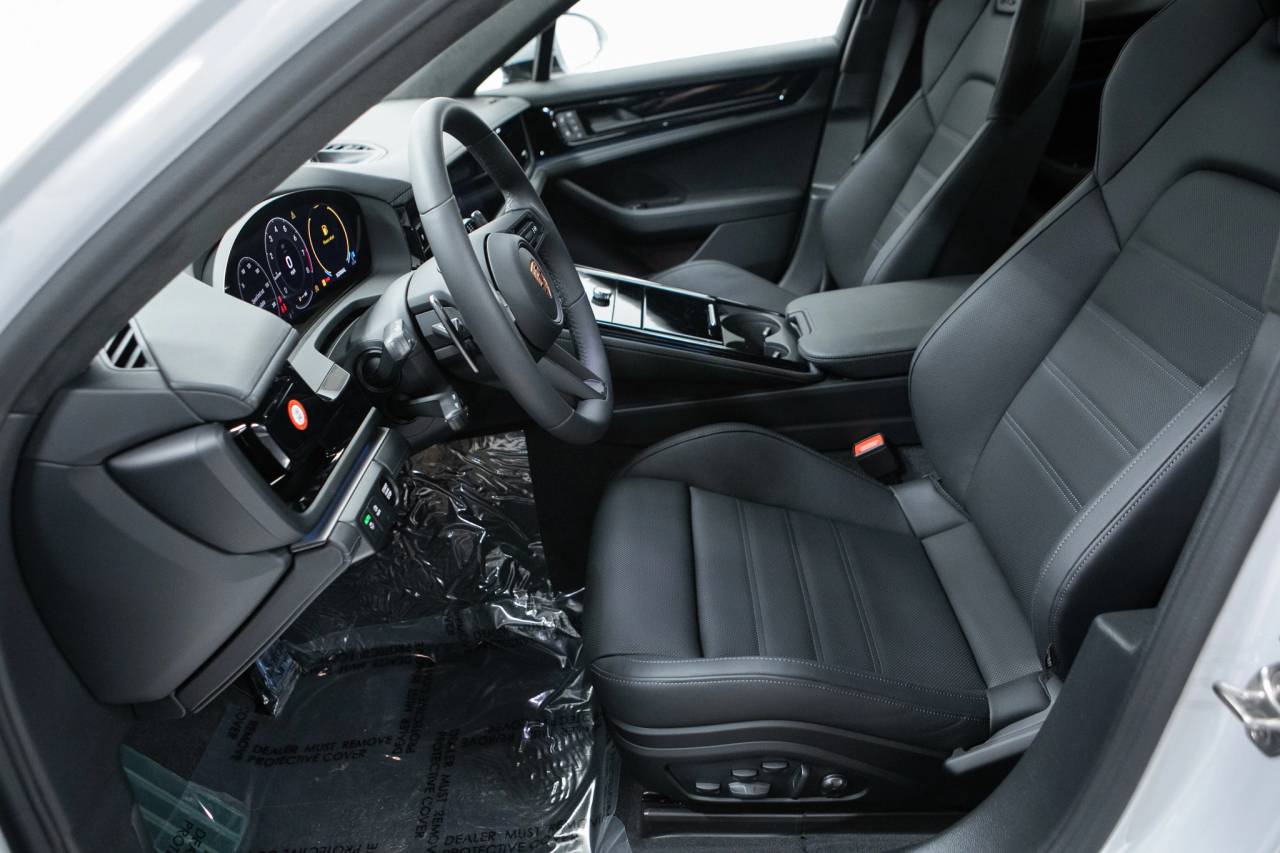 Thumbnail: 2026 Porsche Panamera - 23