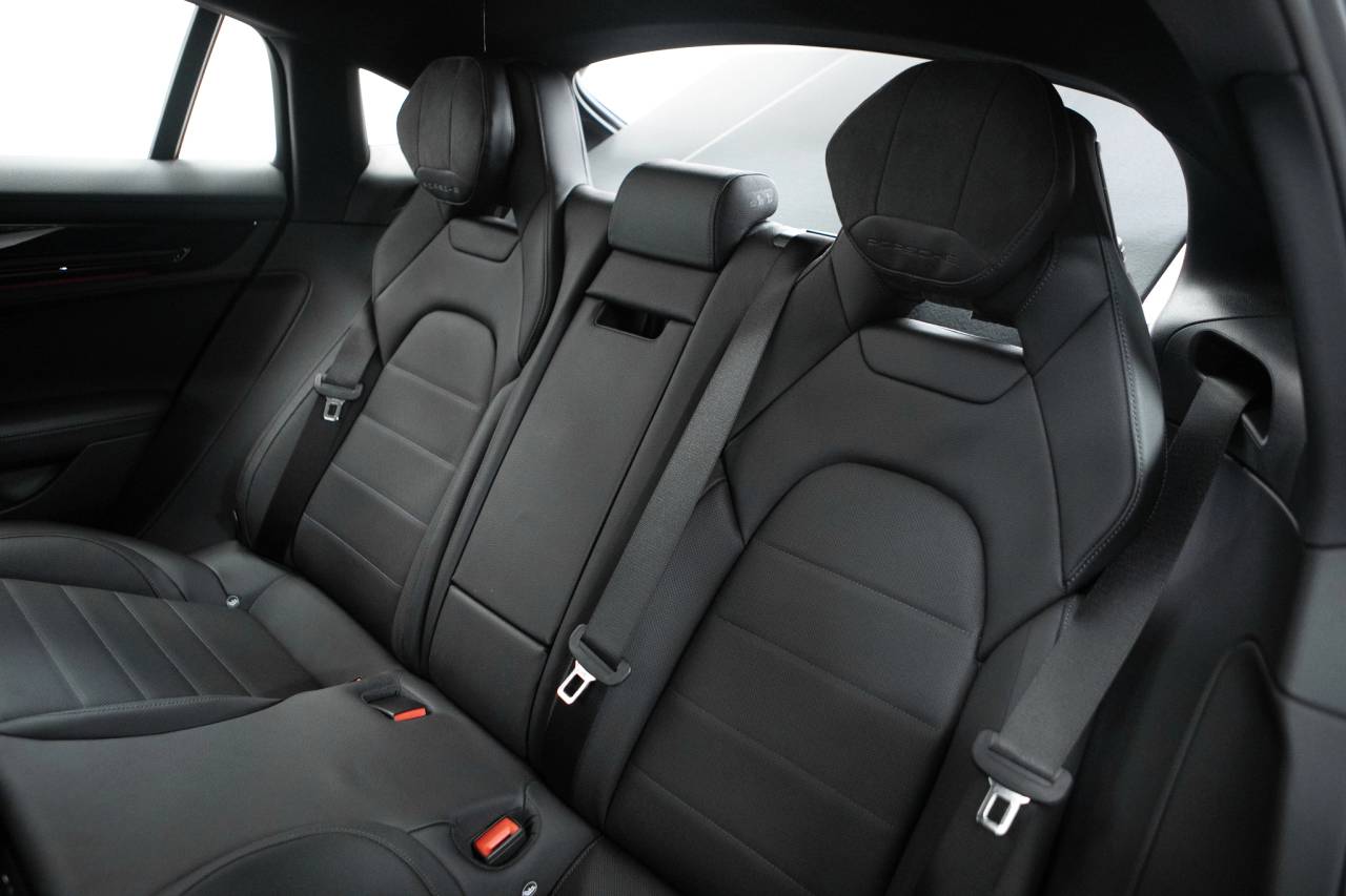 Thumbnail: 2026 Porsche Panamera - 38