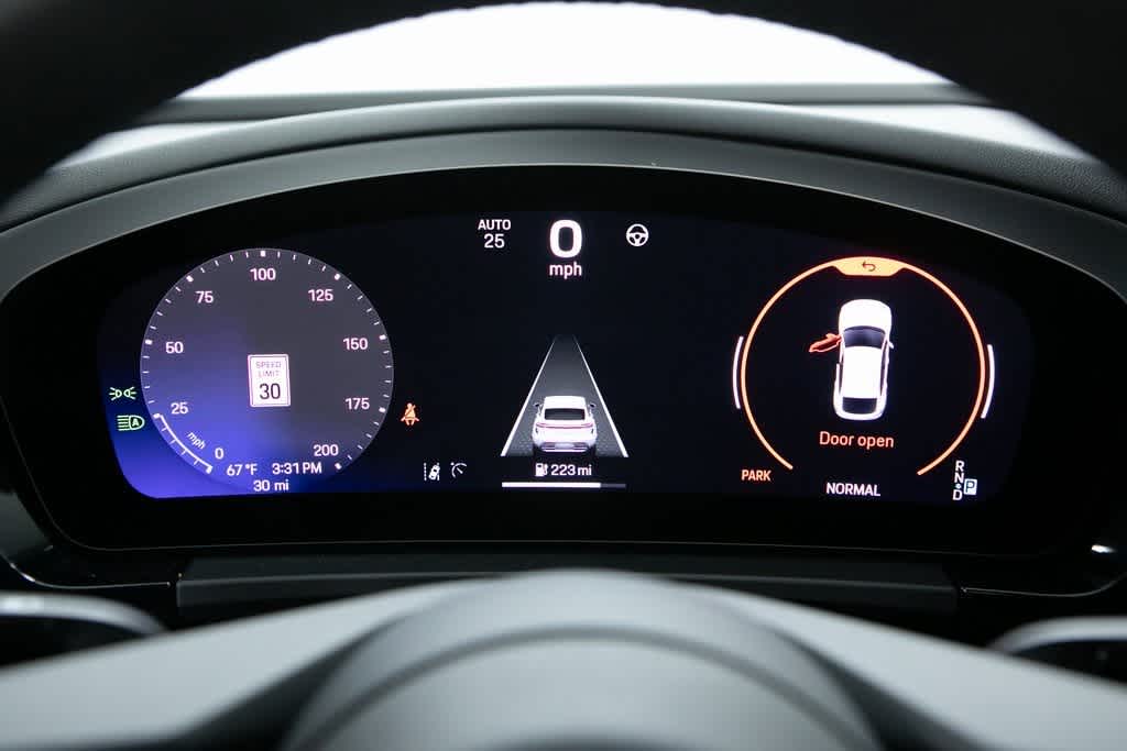 Thumbnail: 2025 Porsche Macan - 25