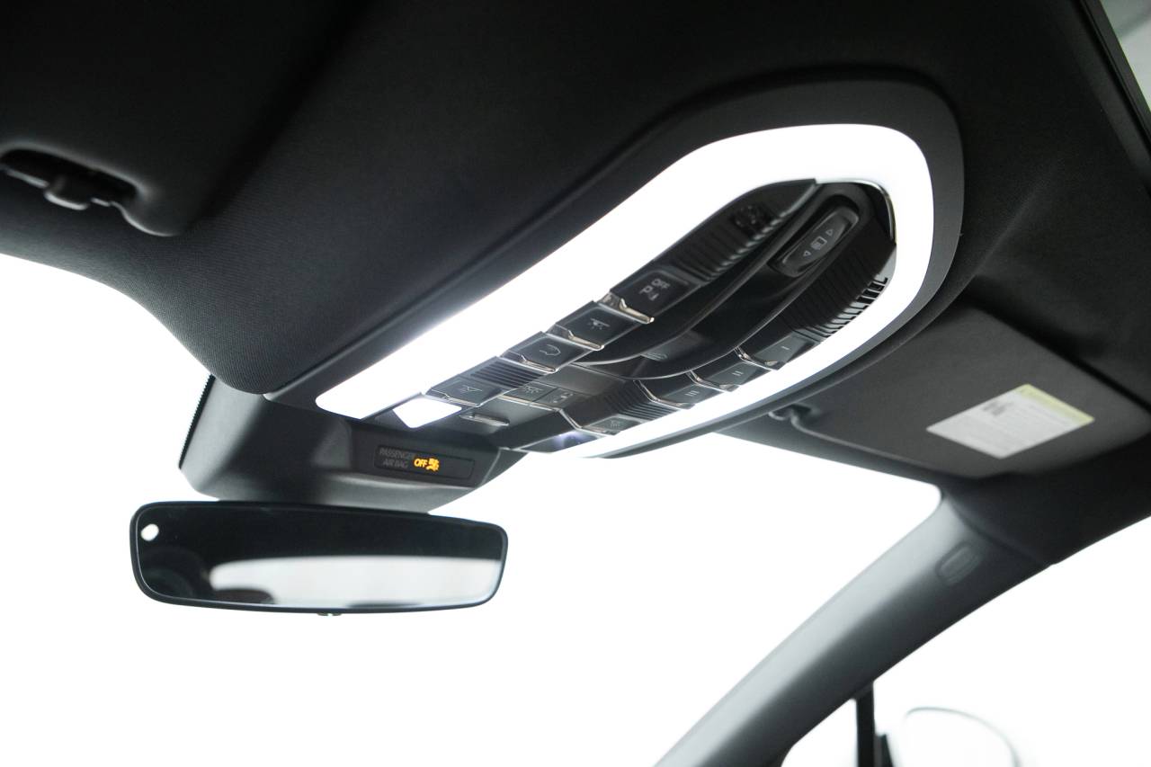 Thumbnail: 2026 Porsche Macan - 33