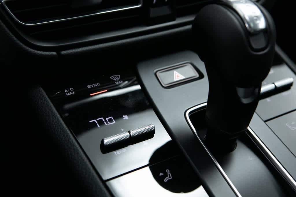 Thumbnail: 2025 Porsche Macan - 28
