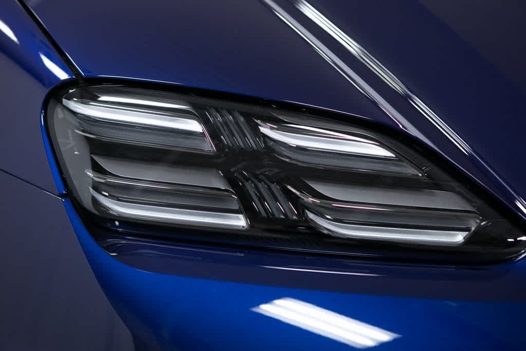 Thumbnail: 2025 Porsche Macan - 18