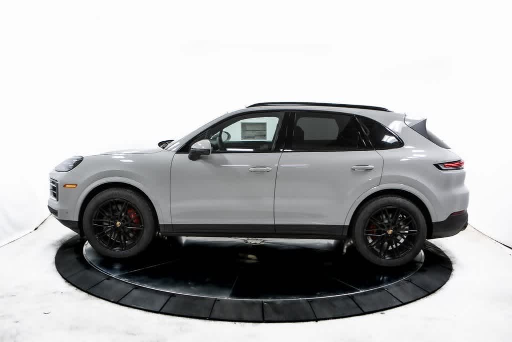 Thumbnail: 2025 Porsche Cayenne - 2