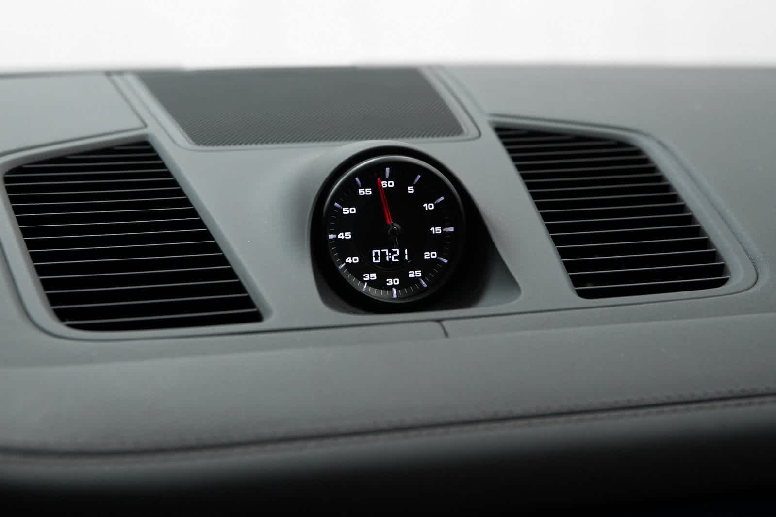 Thumbnail: 2023 Porsche Cayenne - 25