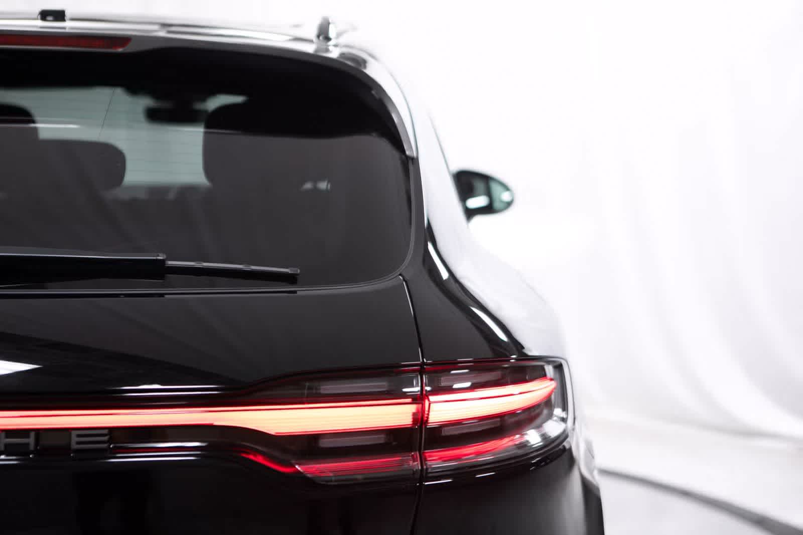 Thumbnail: 2026 Porsche Macan - 20