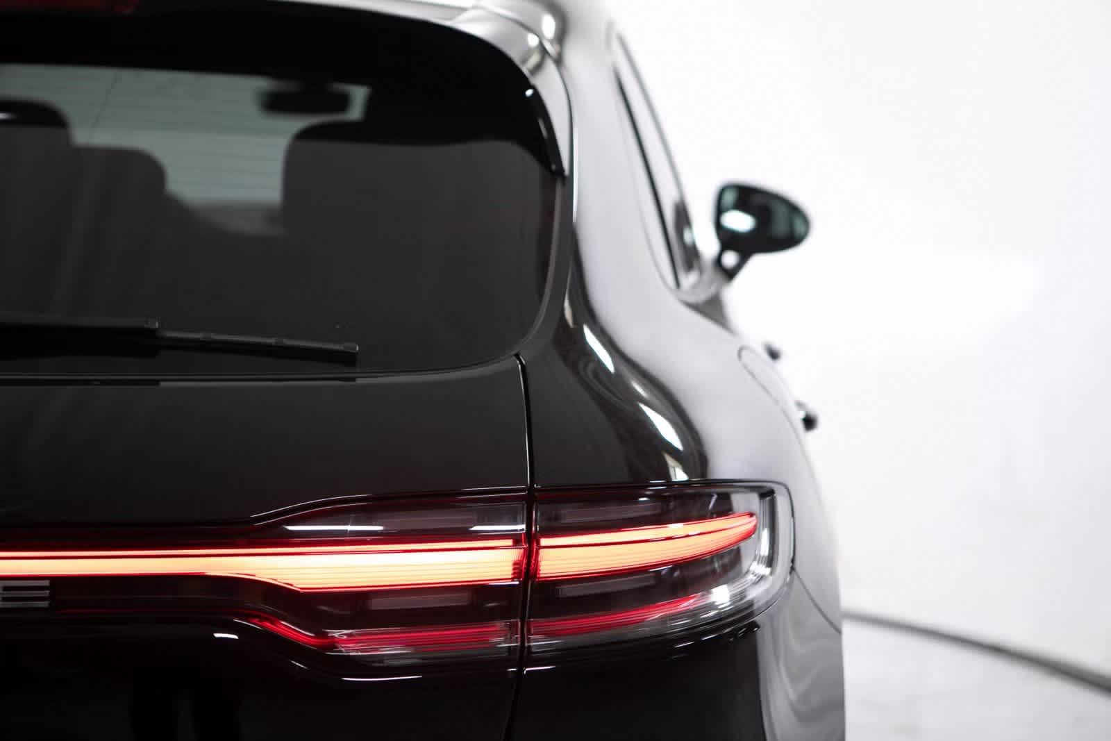 Thumbnail: 2025 Porsche Macan - 37