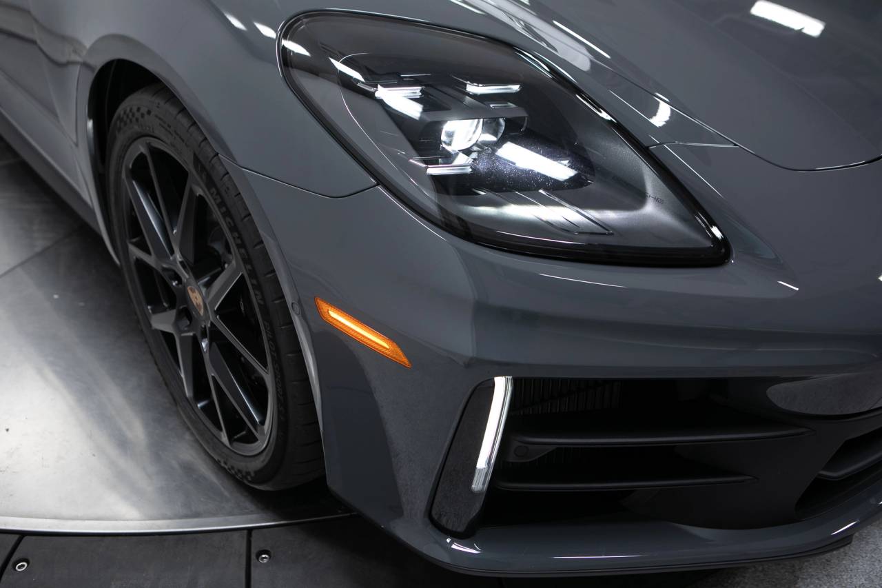 Thumbnail: 2026 Porsche Panamera - 12