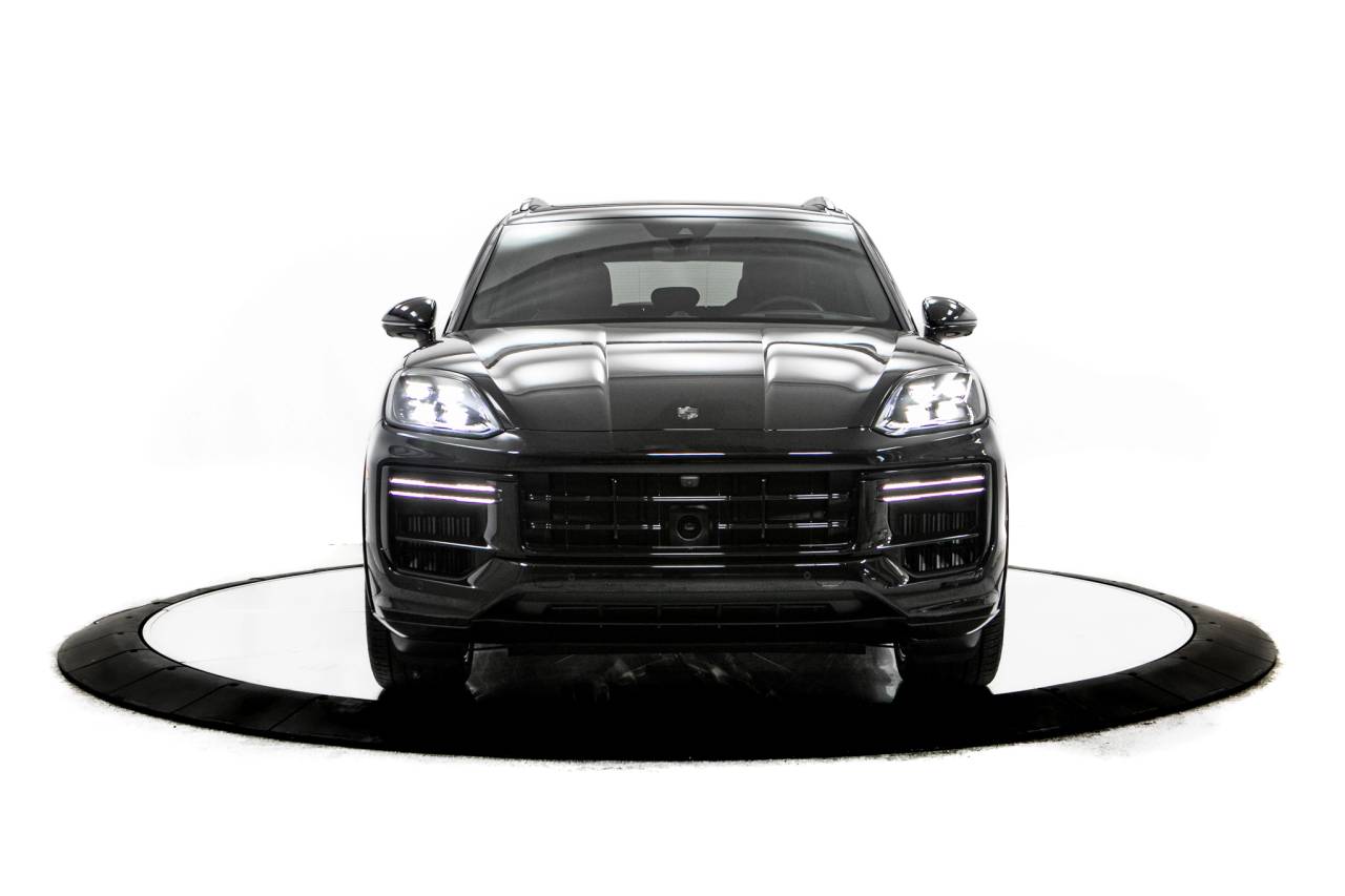 Thumbnail: 2026 Porsche Cayenne - 10