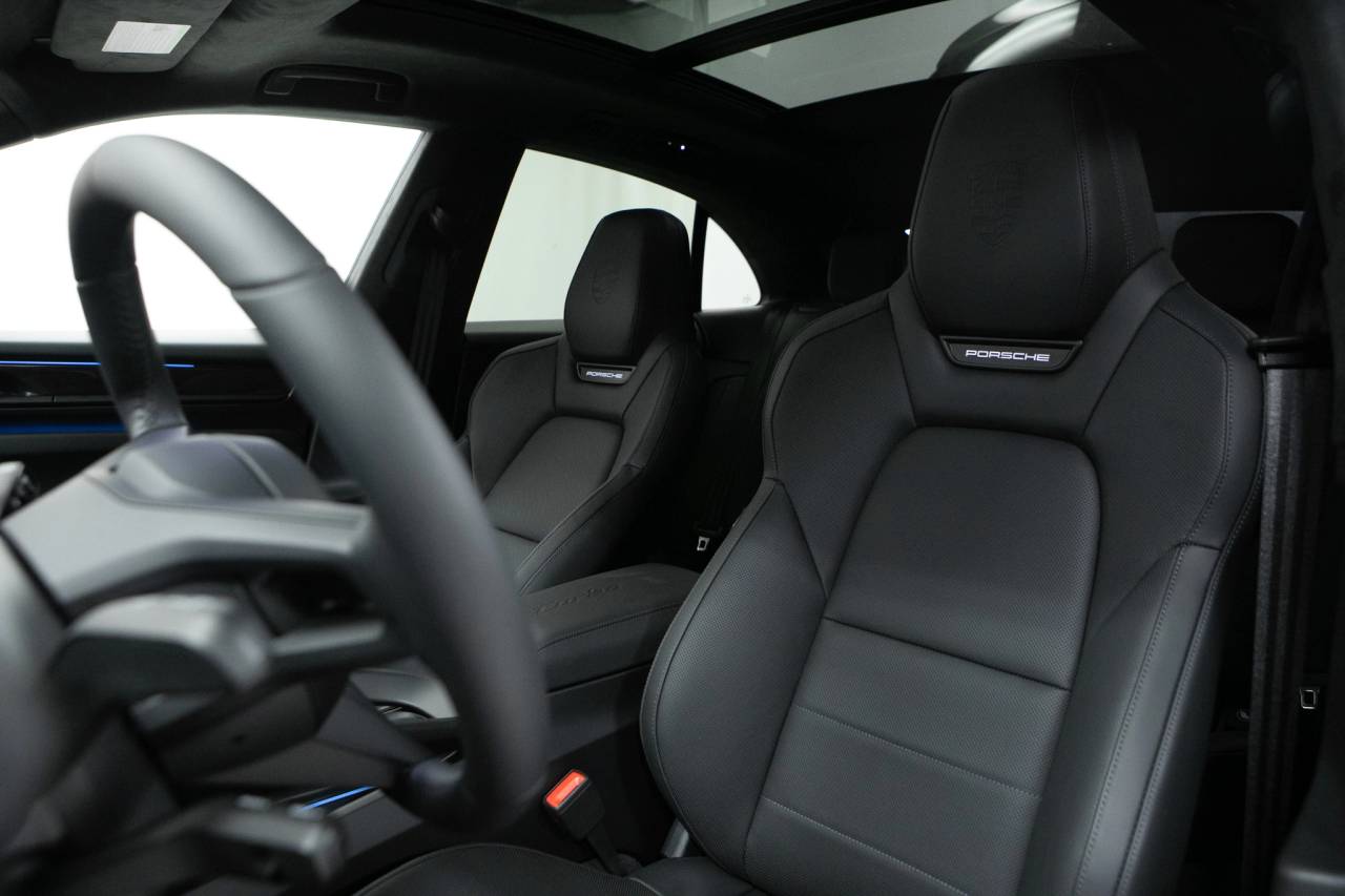 Thumbnail: 2025 Porsche Macan - 5