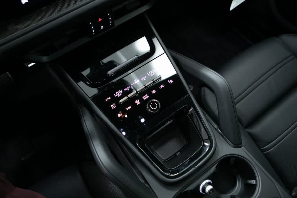 Thumbnail: 2025 Porsche Cayenne - 15