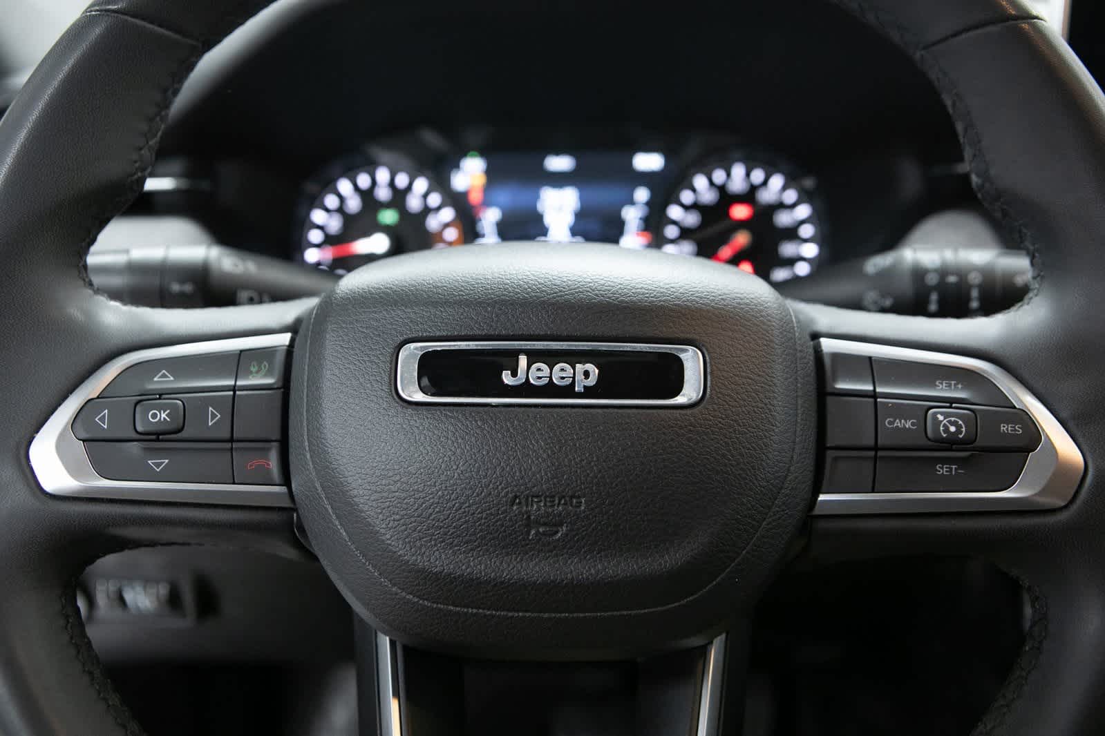 Thumbnail: 2023 Jeep Compass - 14