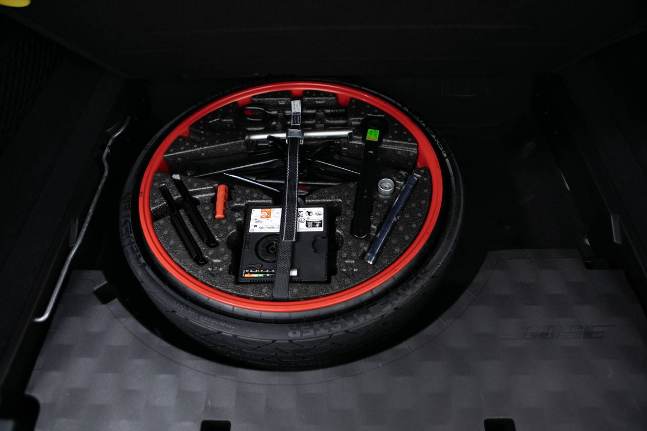 Thumbnail: 2026 Porsche Cayenne - 40