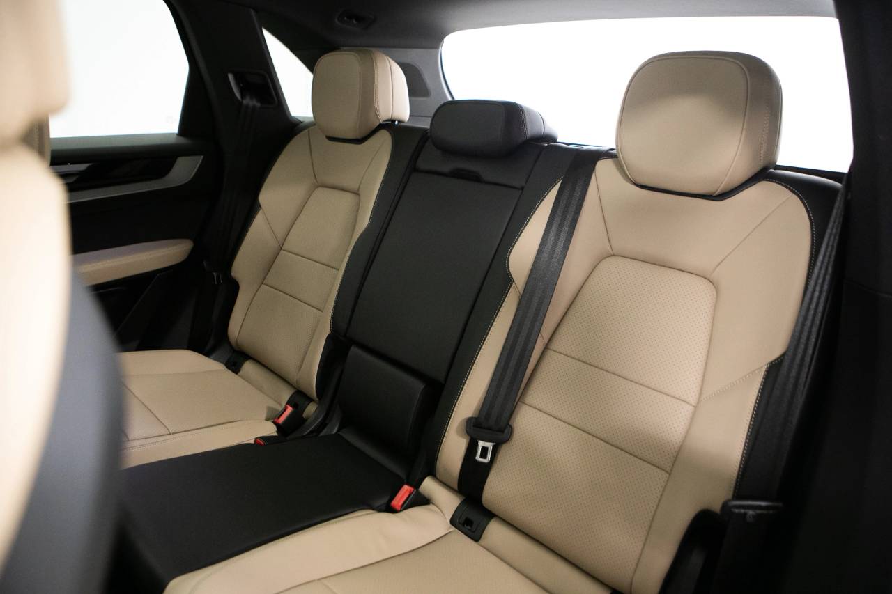 Thumbnail: 2026 Porsche Cayenne - 38