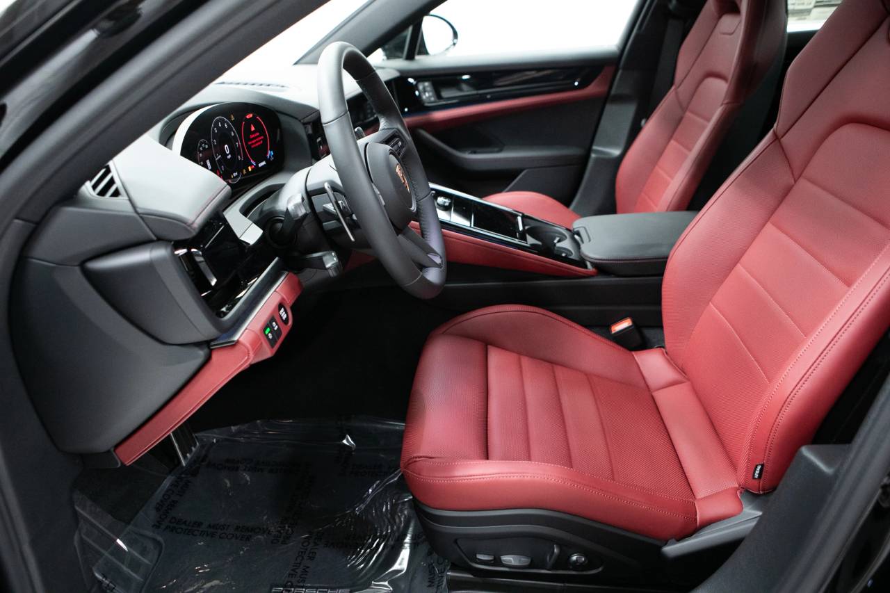 Thumbnail: 2026 Porsche Panamera - 23