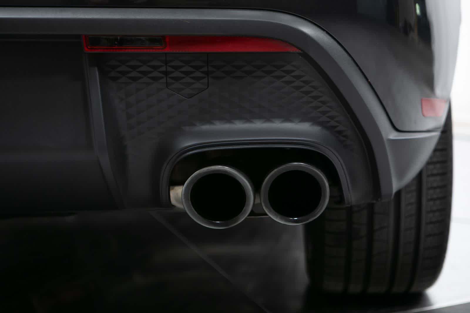 Thumbnail: 2026 Porsche Macan - 20