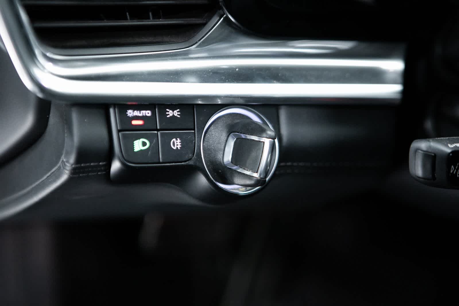 Thumbnail: 2022 Porsche Panamera - 20