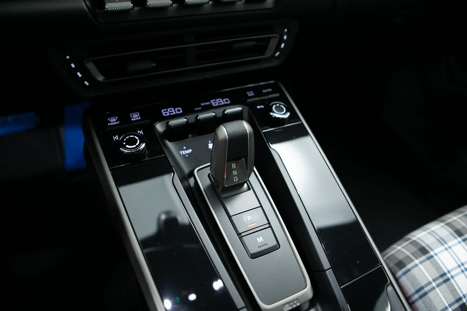 Thumbnail: 2025 Porsche 911 - 22