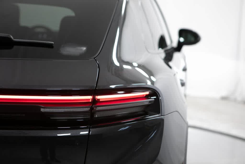 Thumbnail: 2025 Porsche Macan - 39