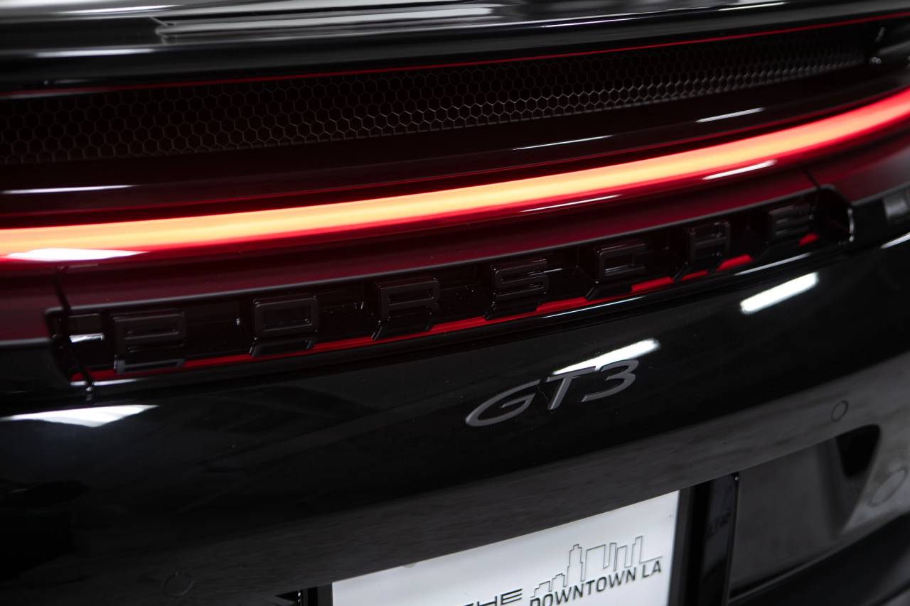 Thumbnail: 2026 Porsche 911 - 16