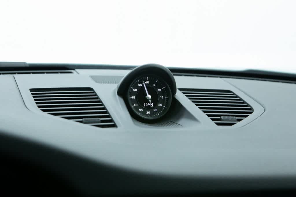 Thumbnail: 2025 Porsche 911 - 28