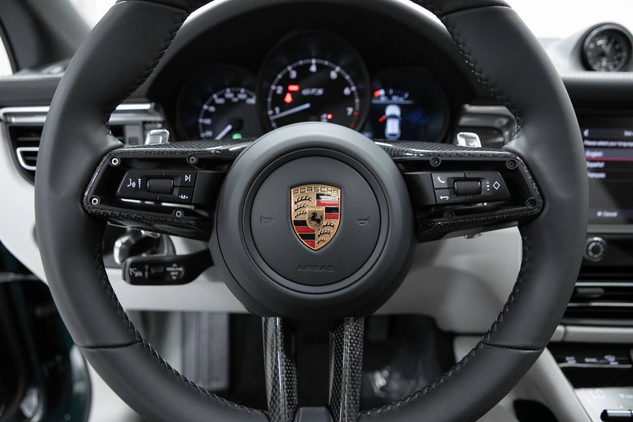 Thumbnail: 2026 Porsche Macan - 20