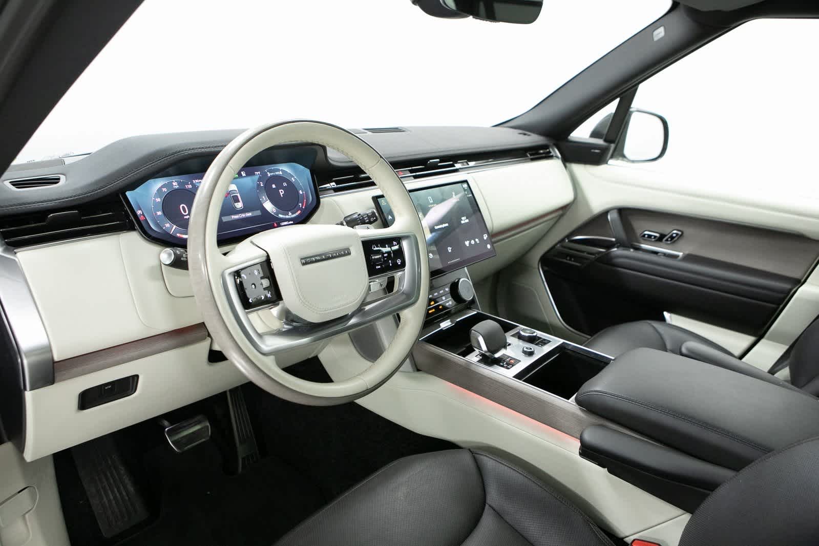 Thumbnail: 2023 Land Rover Range Rover - 4