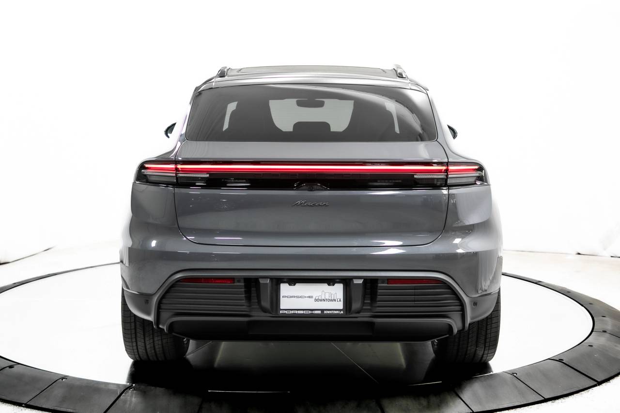 Thumbnail: 2025 Porsche Macan - 4