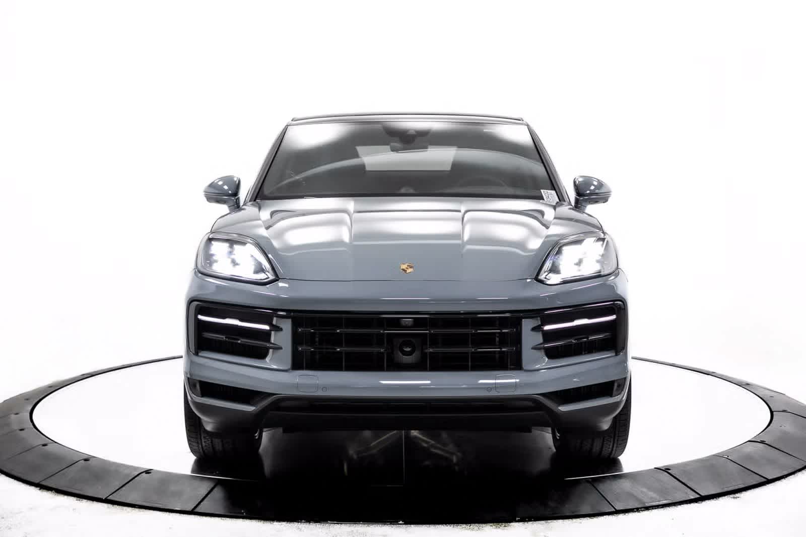 Thumbnail: 2025 Porsche Cayenne - 10