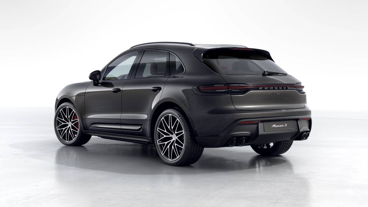 Thumbnail: 2026 Porsche Macan - 3