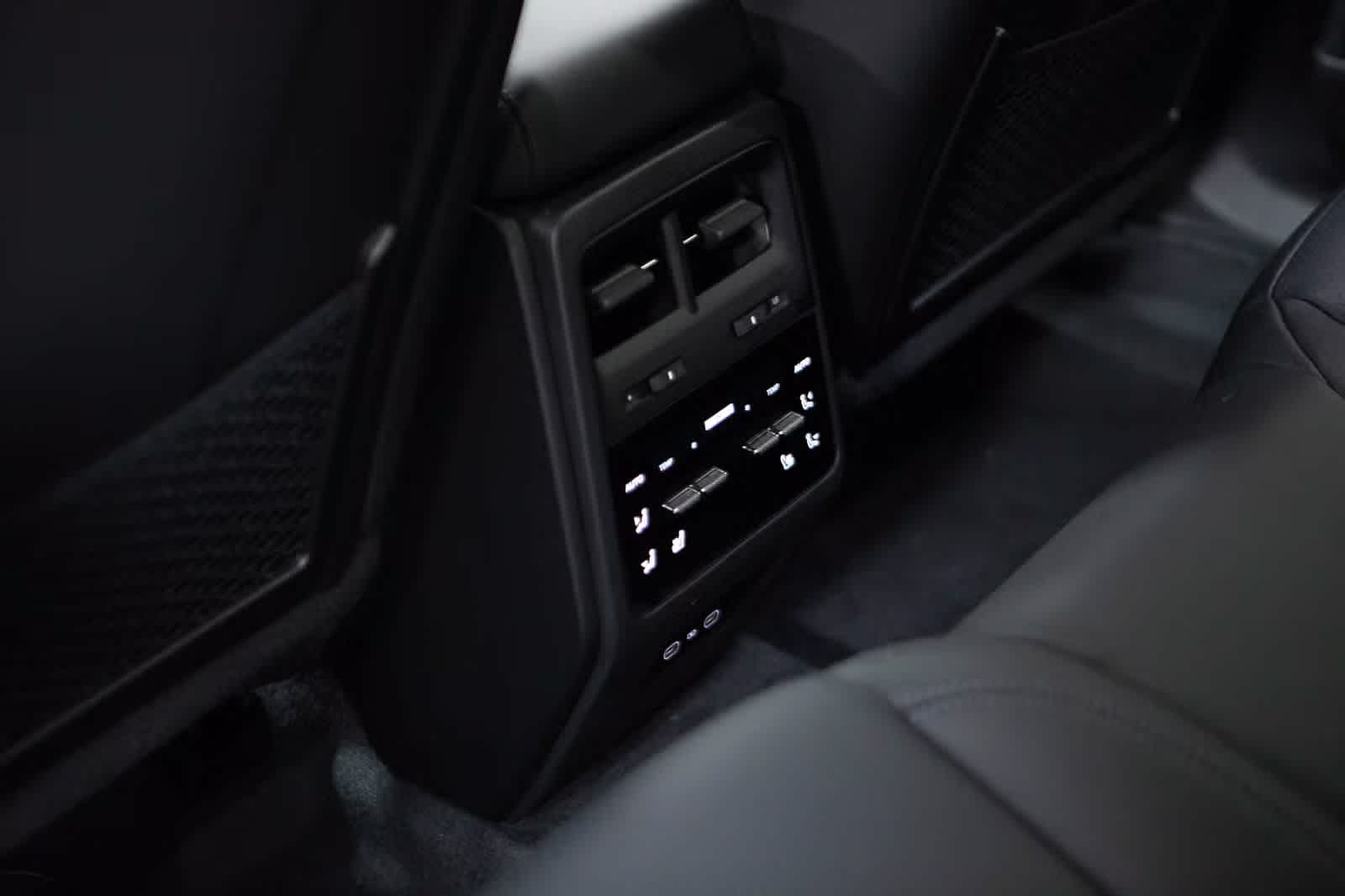 Thumbnail: 2025 Porsche Macan - 34