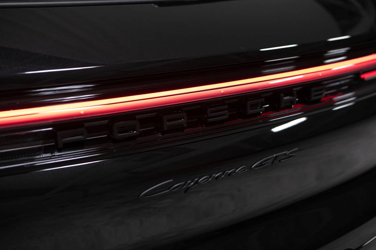 Thumbnail: 2026 Porsche Cayenne - 16