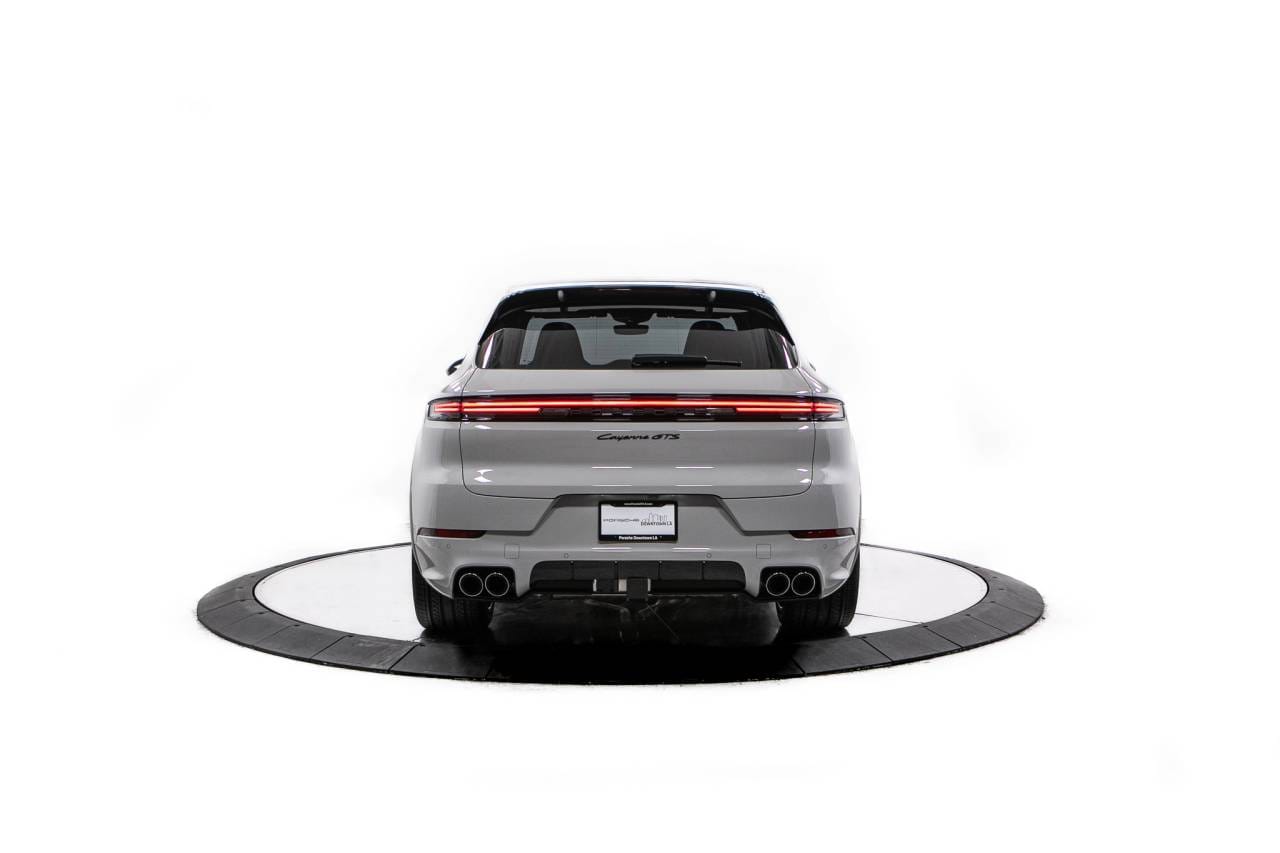 Thumbnail: 2026 Porsche Cayenne - 6