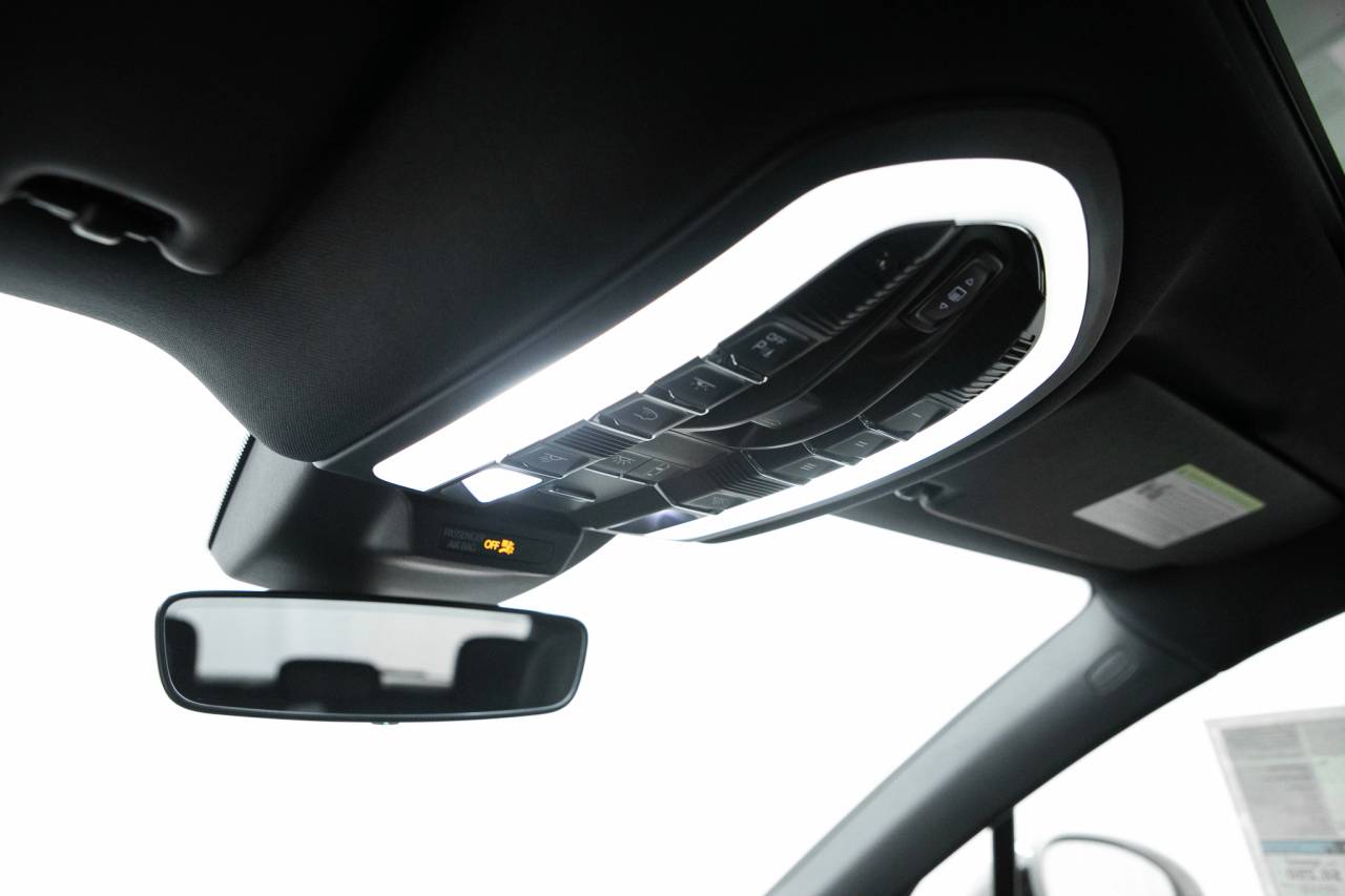 Thumbnail: 2026 Porsche Macan - 33