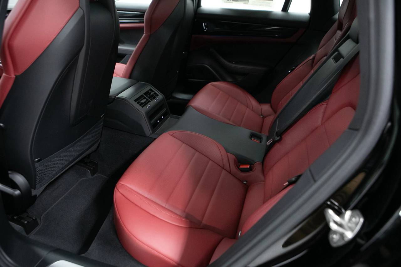 Thumbnail: 2026 Porsche Panamera - 37