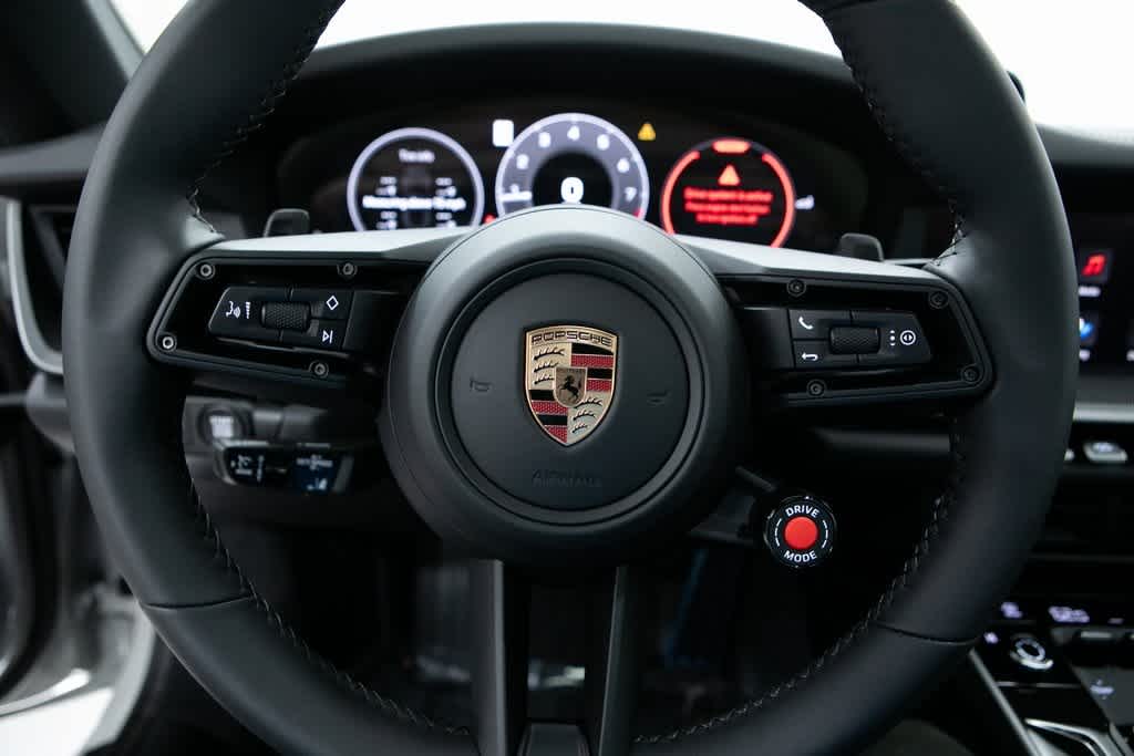Thumbnail: 2025 Porsche 911 - 14