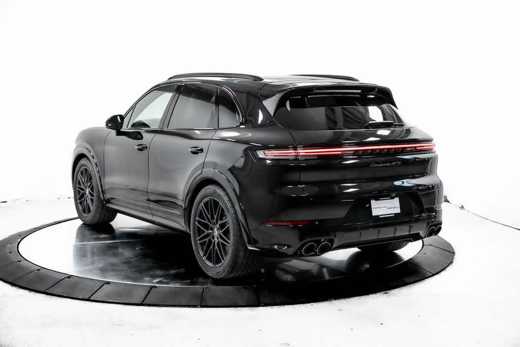 Thumbnail: 2025 Porsche Cayenne - 3