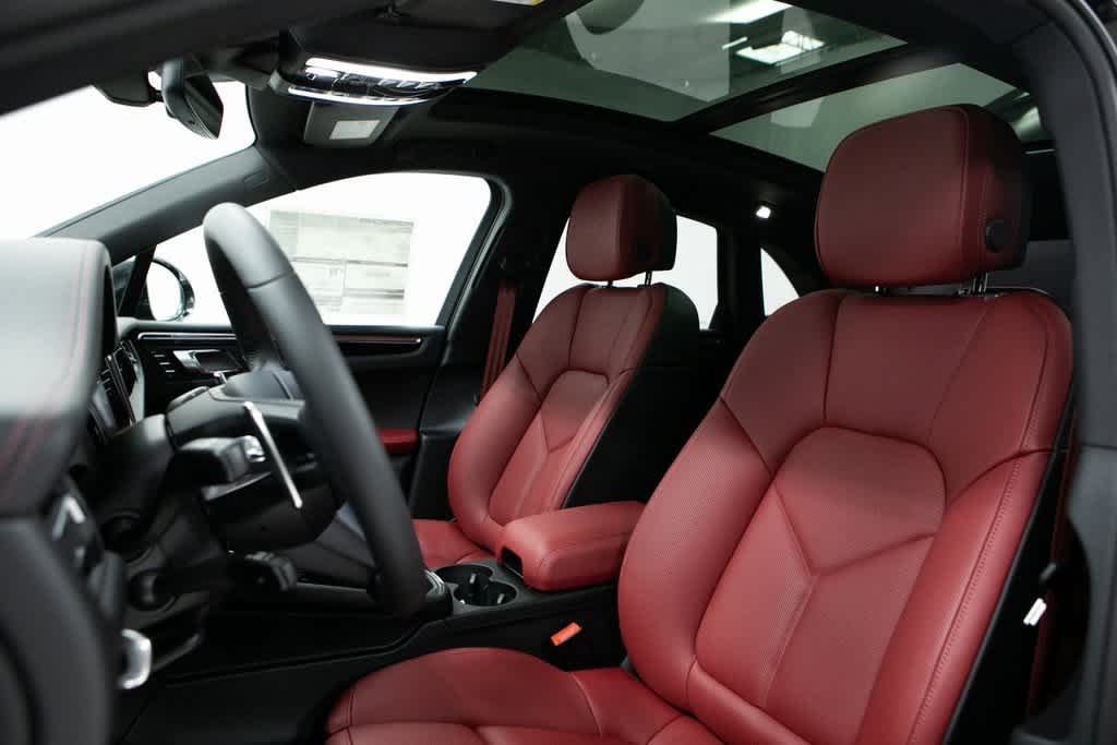 Thumbnail: 2025 Porsche Macan - 5
