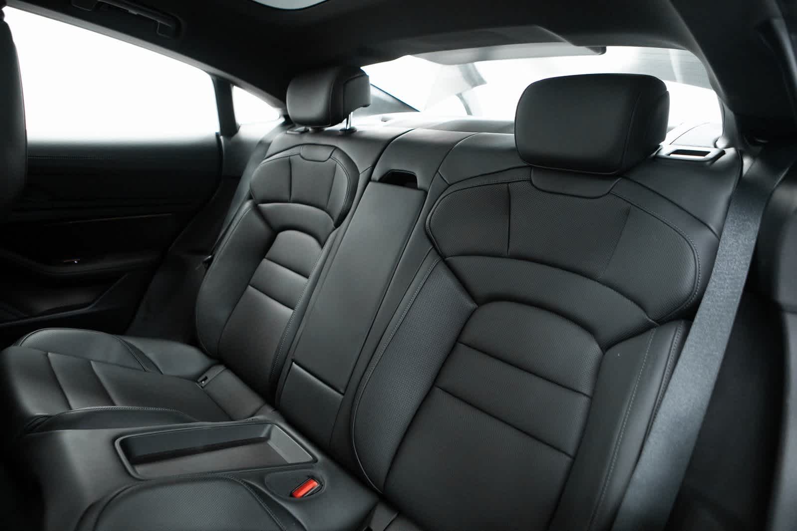 Thumbnail: 2022 Porsche Taycan - 31